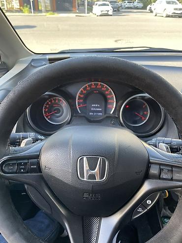 фит 3: Honda Fit: 2010 г., 1.4 л, Вариатор, Бензин, Хэтчбэк — 6