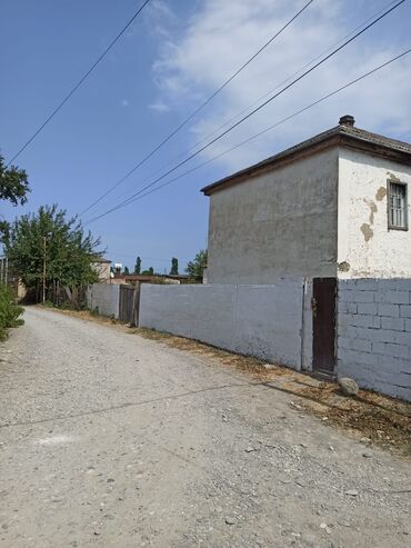 1 otaqli kohnə tikili evlər satilir kohnə binada en ucuz menzilər kub az: 4 комнаты, 140 м², Нет кредита, Средний ремонт