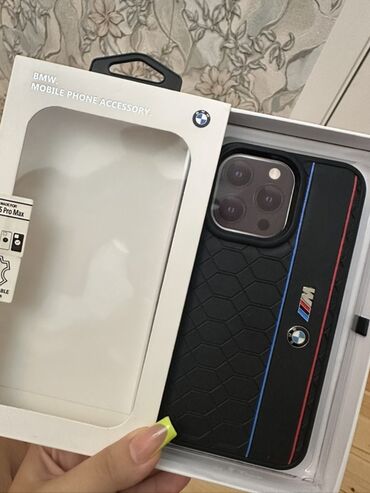 Техника для кухни: BMW mobil telefon korpusu, iPhone 15 Pro Max modeli üçün nəzərdə