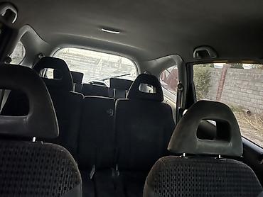 step vagon: Honda Stream: 2002 г., 0.2 л, Автомат, Бензин, Минивэн — 10