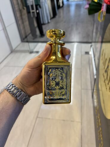 Digər biznes avadanlığı: Qızılı zərli ətir qabları kuvşinlər satılır Fakt bugün ən ucuz