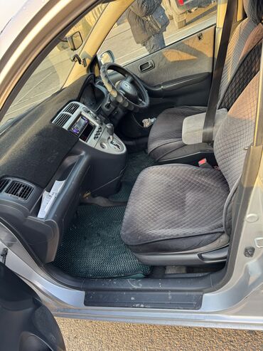 Honda: Honda Civic: 2000 г., 1.5 л, Вариатор, Бензин, Хэтчбэк — 10