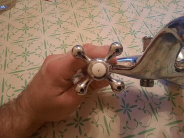 Slavine: Stara,retro baterija,slavina,okrecu virble ali nije testirana na lalafo.rs — 5 Slavine: Stara,retro baterija,slavina,okrecu virble ali nije testirana — 5