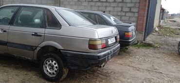 Volkswagen: Volkswagen Passat: 1991 г., 1.8 л, Механика, Бензин, Седан