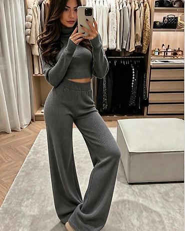 pull and bear prsluk: Komplet: 2400 dinara
2kom=3.800 dinara — 5