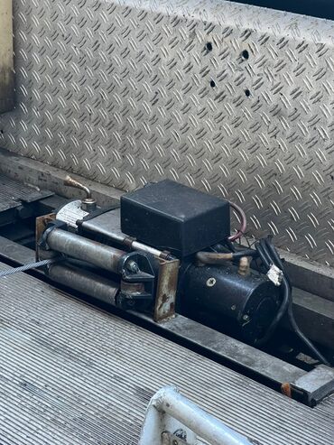 Эвакуаторы: Эвакуатор, Mercedes-Benz, 2005 г., Ломаная at lalafo.kg — 6 Эвакуаторы: Эвакуатор, Mercedes-Benz, 2005 г., Ломаная — 6