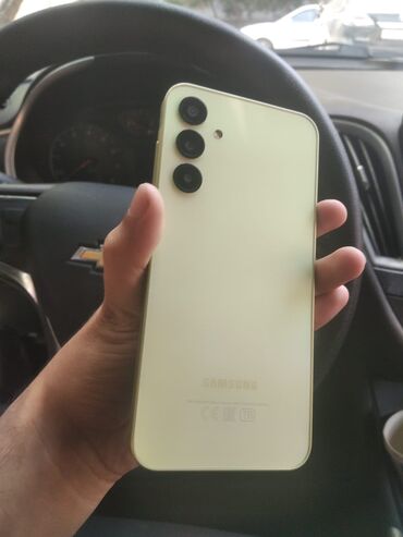 Вилки: Samsung Galaxy A25, 256 ГБ, цвет - Желтый