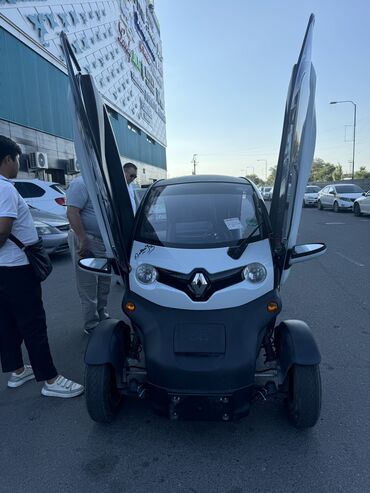 авто на росрочку: Renault Twizy: 2018 г., 0.5 л, Автомат, Электромобиль, Хетчбек