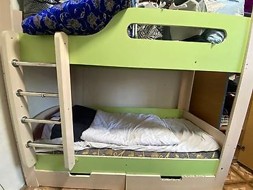bunk bed: Двухъярусная детская кровать с лестницей - Конструкция: два спальных — 1