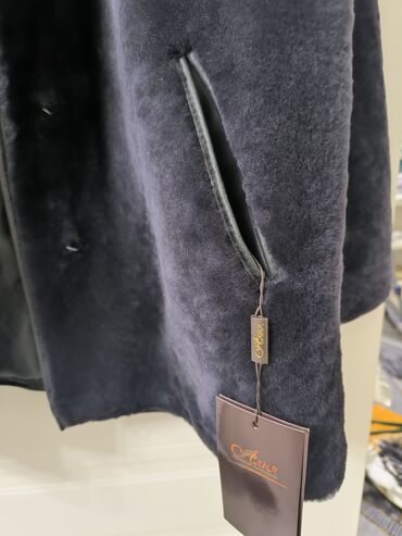 Шубы: Шуба из натуральной овчины (мутон), цвет баклажан Особенности: - — 2