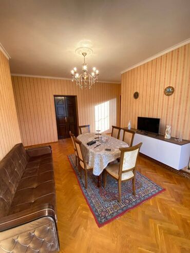 Uzunmüddətli kirayə mənzillər: 28 may metrosuna yaxın Amerika səfirliyinə yaxın 5 mertebeli binanın — 5