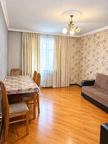 zigda bina evləri: Bakıxanov qəs., 3 otaqlı, Yeni tikili, 90 kv. m — 2