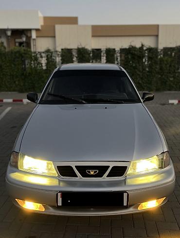 Daewoo Nexia: 2003 г., 1.5 л, Механика, Бензин, Седан