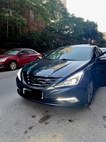 Hyundai: Hyundai Sonata: 2 l | 2011 il Sedan