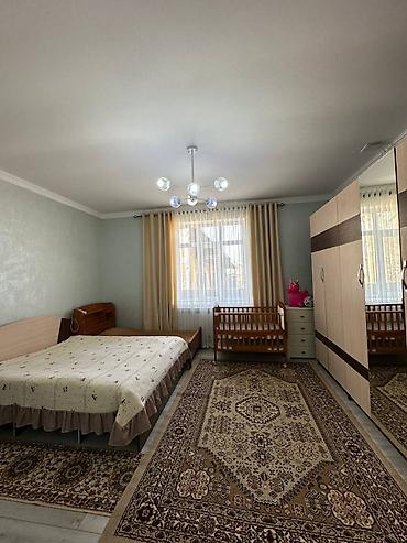 Продажа коттеджей и домов: 5 комнат, 200 м², 4 соток, Бишкек, Ак-Ордо 2 ж/м Собственник — 18