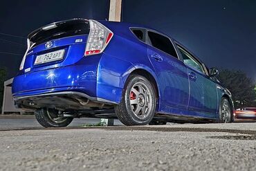 Toyota: Toyota Prius: 2011 г., 1.8 л, Автомат, Гибрид, Хэтчбэк