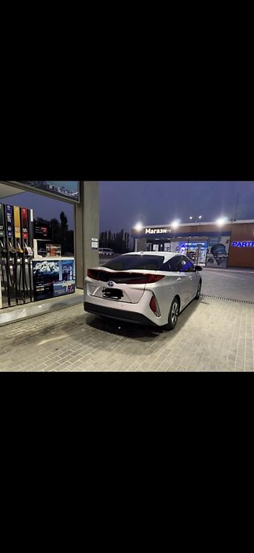 roewe ei5 2021: Toyota Prius: 2017 г., Гибрид, Хэтчбэк — 1
