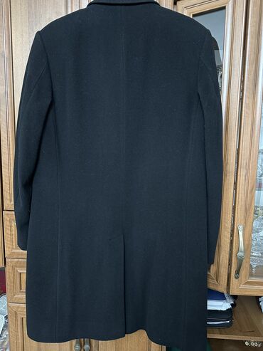 пальто черное: Итальянское пальто прошу 15000 сом, размер 52-54, один раз одевали