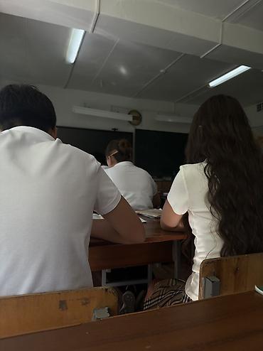 Повербанк, в отличном состояние, заражает очень быстро, с подставкой