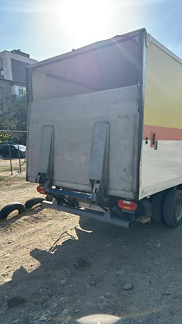 ролик спринтер: Грузовой фургон Mercedes‑Benz Sprinter с гидробортом 2.7 дизель — 2