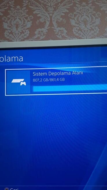 PS4 (Sony Playstation 4): Ideal ps 4 slım satılıır 1tb yaddası var ustunde sunur ve 2 pult — 9