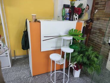 такси на исык куль: СРОЧНО! Продаю стойку ресепшен . самовывоз