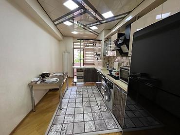 binə ev satılır: 3 otaqlı, Yeni tikili, 135 kv. m — 6