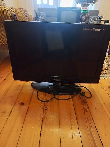 Samsung LCD televizor - Ekran: təxminən 32" (80 sm ətrafı), geniş