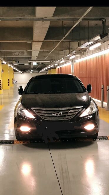 авто купить бу: Hyundai Sonata sedanı geniş interyerə və müasir xarici görünüşə