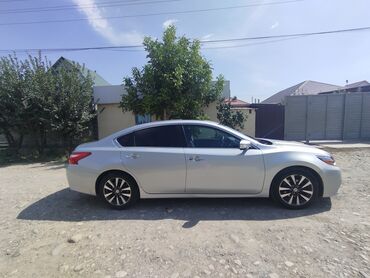 срочно продаю в связи с переездом: Nissan Altima: 2017 г., 2.5 л, Автомат, Бензин, Седан