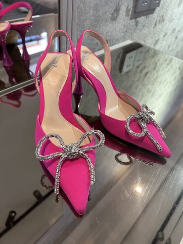 Tuflilər: Tuflilər, Zara, Ölçü: 36, rəng - Çəhrayı, İşlənmiş lalafo.az -da Tuflilər: Tuflilər, Zara, Ölçü: 36, rəng - Çəhrayı, İşlənmiş