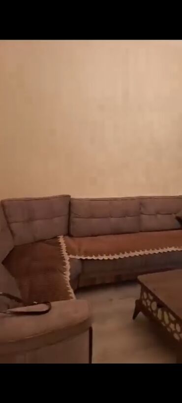 Uzunmüddətli kirayə mənzillər: Üzeyir .H küç 28 May metrosun yaxınlıqı 28 Moll qarşısı 2 otaqlı — 1