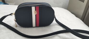 torba lui viton: Shoulder bag, Tommy Hilfiger, Material: Leather