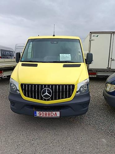 sprinter 2 2: Грузовой фургон Mercedes‑Benz Sprinter (желтый, фирменная оклейка — 4