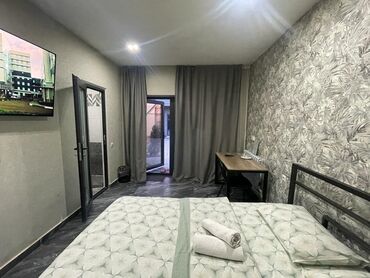 ищу работу отель: 1 бөлмө, Кондиционер, Жайлашуу күнү-түнү, Унаа токтотуучу жай