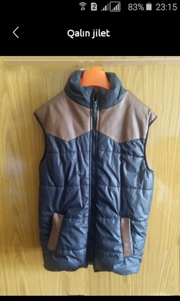 Köynəklər: Qalın jilet - Model: kişi/unisex şişmə jilet - Rəng: qara gövdə
