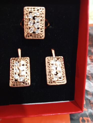 Tuflilər: Üzük və sırğalar - Metal: qızılı tonlu qirmizi rus qizili rengi - — 18