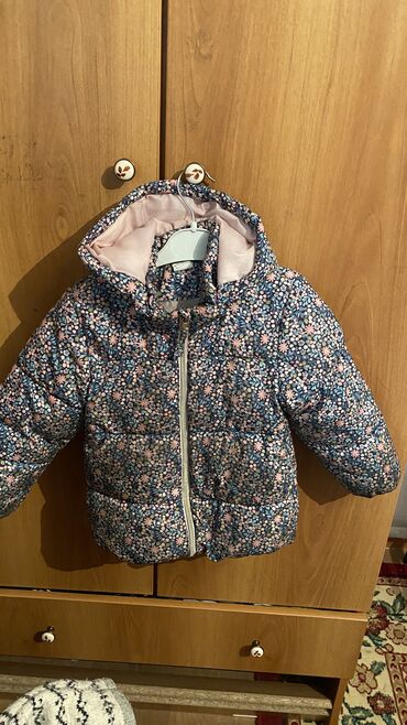 Верхняя одежда: Куртка H&M, деми, можно на ИК вечерами, на 3-5 лет, состояние at lalafo.kg Верхняя одежда: Куртка H&M, деми, можно на ИК вечерами, на 3-5 лет, состояние