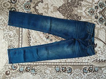 Kişi geyimləri: Zolla brendi. Kişilər üçün cins (jeans) denim şalvar. Yenidir — 5