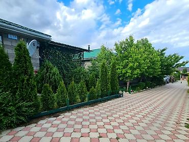 понтера котедж: Ыссык Куль Уютный дом с просторной крытой террасой и летней кухней - — 8