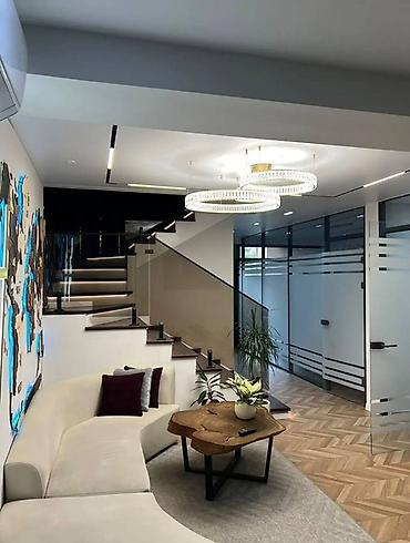 в офис: Продажа офисов 200 м², С ремонтом, Частный дом, 3 этаж — 4