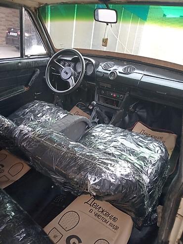 2106 salon: VAZ 2106 sedan – krem rəngli, arxa ötürməli, 4 qapılı. Xüsusiyyətlər — 9