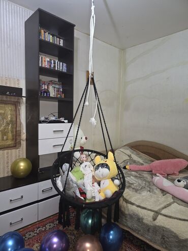 качеля садовая купить: Продаю б/у качелю в отличном состоянии. 3000 сом. писать на WhatsApp