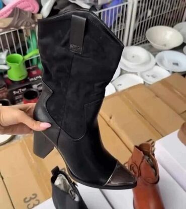 Čizme: Cizmice

NABAVKA
36-41
4300 din 💥 — 14