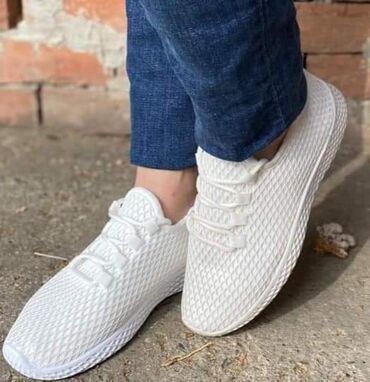 Women's Sneakers and athletic shoes: 41 — 29