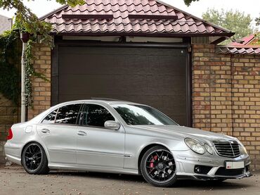 Mercedes-Benz E-Class: 2003 г., 5 л, Автомат, Бензин, Седан
