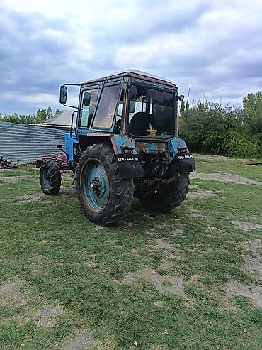 traktor qosqusu: Belarus MTZ 82.1 traktor. Kənd təsərrüfatı işləri üçün uyğun, kabinli — 4