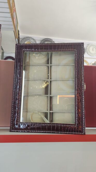 Məktəb çantaları: 6 ededli dəri saat.qâblari 35 AZN.qehveyi dördbucaqli 50 azn. 10 — 11