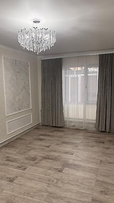 Продажа коттеджей и домов: 🌿🏡 **Дом в ж/м Ак-Орго** 📐 126 м² | 🏠 4 комнаты | 2 этажа 🌳 Участок 2 — 13