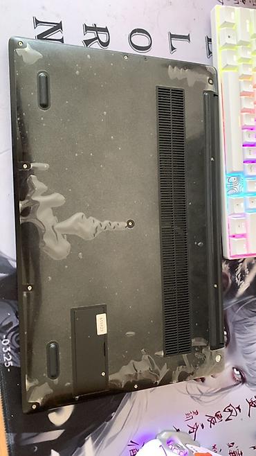 celeron: Ноутбук в тонком черном корпусе с большим экраном и полноразмерной — 4
